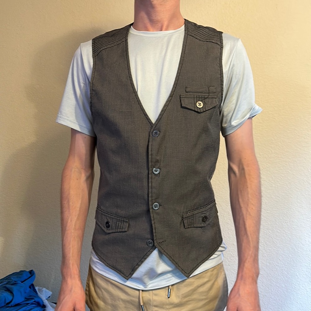 Pop icon vest from buckle